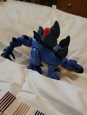 Fisher-Price Imaginext Jurassic World Stegosaurus toy